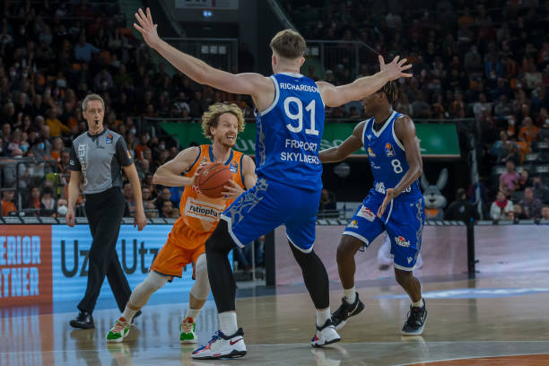 面对客场作 面对客场作