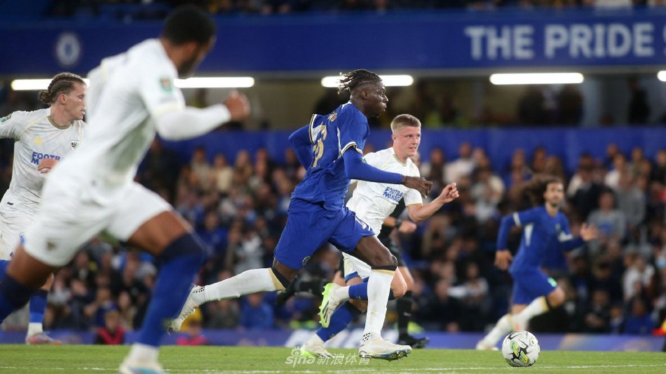 他的表现却 他的表现却